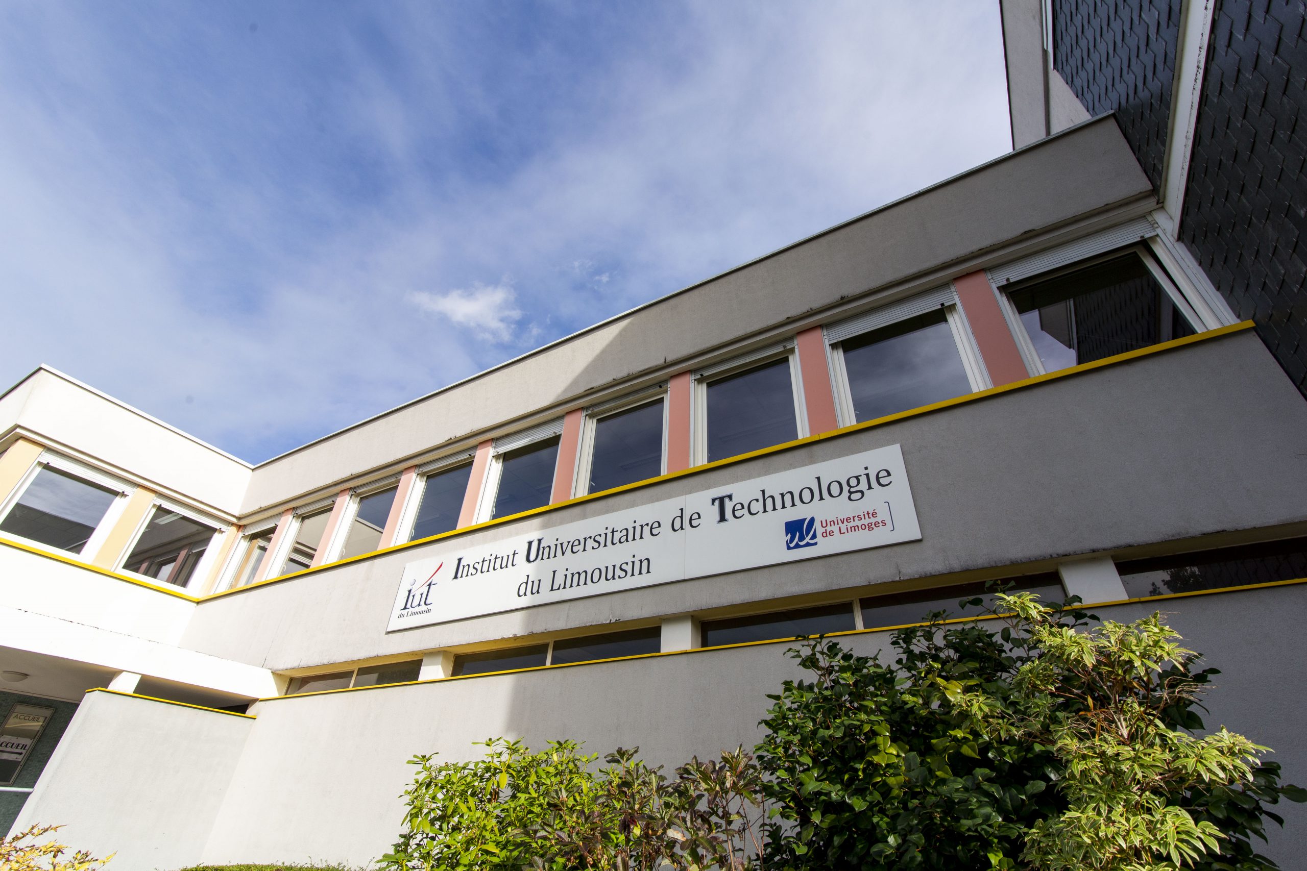 Bachelors Universitaires de Technologie (Bac+3) iut Bachelors Universitaires de Technologie (Bac+3) iut